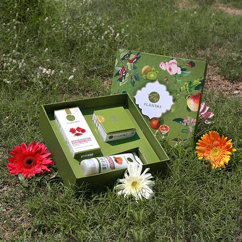 Organic Gift BOX Skin Brightening Range (3 Products)