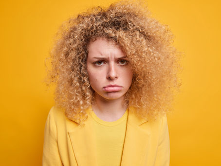 How to take care of Frizzy Hair in Monsoon